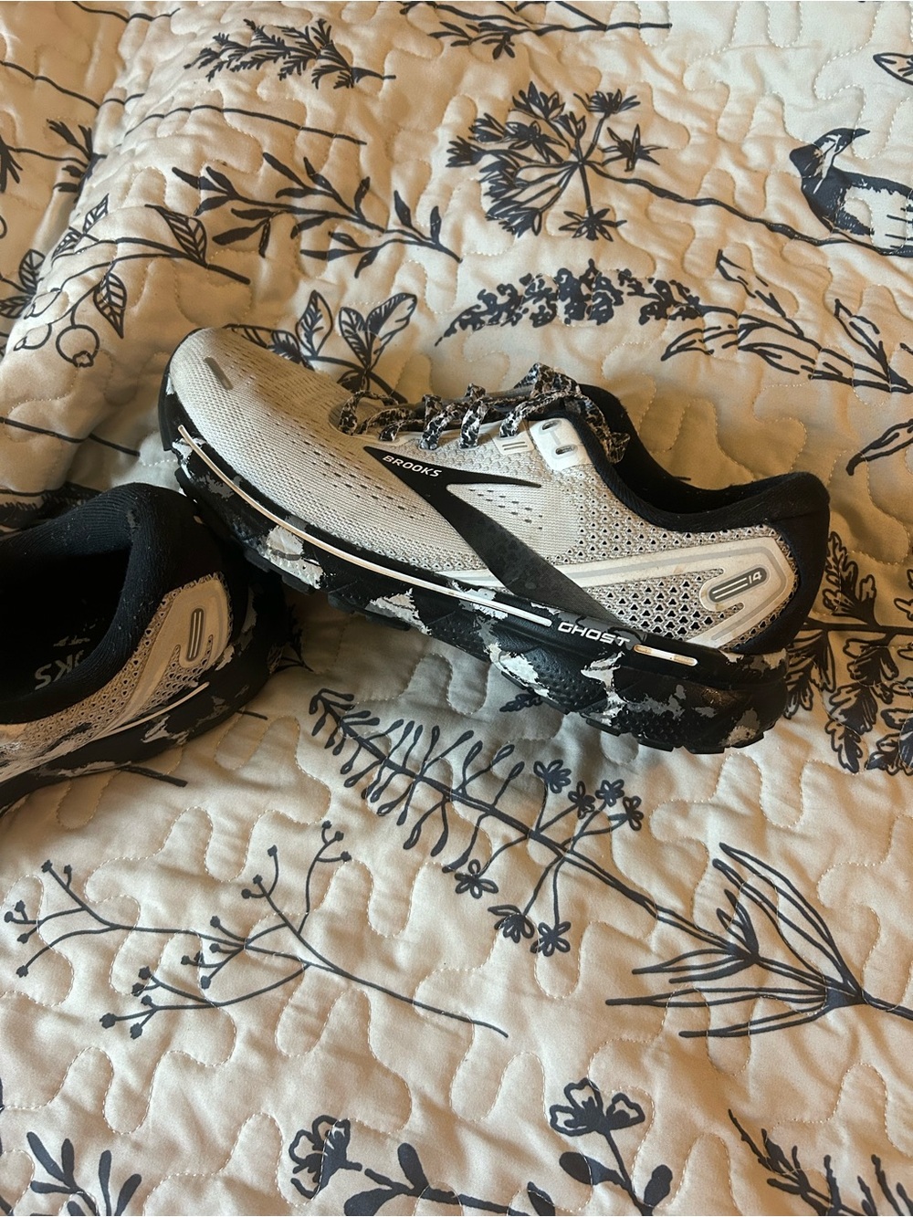Brooks Ghost Women's Trail Running Shoes — White and Black